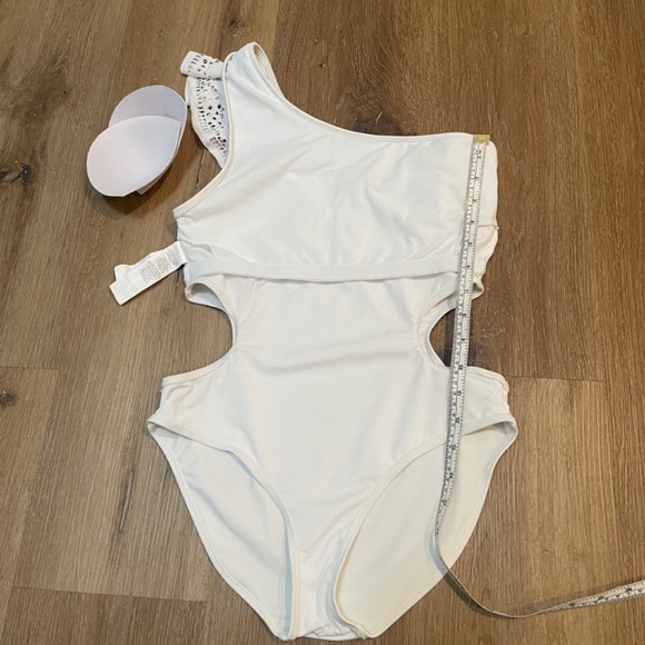 Boohoo White One Shoulder Ruffle Swimsuit, Size 6 - Picture 9 of 10